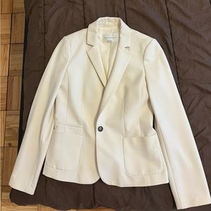 Beautiful white banana republic blazer size 6 comfortable fit